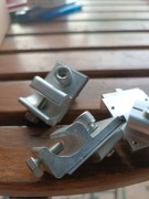 Zacisk uziemiający do paneli PV