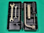 Zestaw narzędzi klucze fiat 126p 125p polonez FSO piórnik PRL