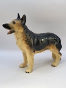 Porcelanowa figurka owczarka niemieckiego Coopercraft