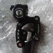 Sztyca amortyzowana Suntour NCX 27,2 x 400 czarna jak nowa