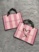 Torebka papierowa w paski Victoria’s Secret