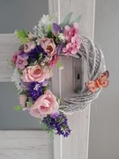 Wiosenny wianek na drzwi