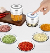 Elektryczny mini rozdrabniacz kuchenny USB 2 rozmiary pojemniczka 