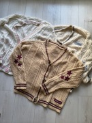 Kardigan Taylor Swift Folklore Holiday Edition beige maroon bordowy
