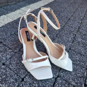 Białe sandałki ślubne 36 buty na niskim obcasie szpilki 4cm