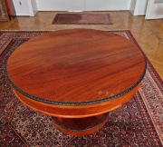 Stół do salonu i gry w karty