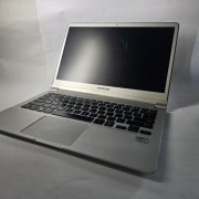 samsung NP900X3D i5-3317u/4gb ram/128gb ssd