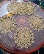 Serweta szydełkowa złota 6szt x 25 cm