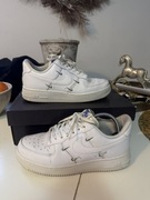 Buty Nike WMNS AIR FORCE 1 '07 LX Białe Snickersy 39 kobiece