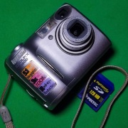 Aparat cyfrowy Nikon Coolpix 5600 + karta pamięci