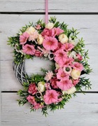 Piękny wiosenny różowy wianek na drzwi ścianę okno 44 cm 