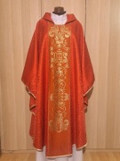 Ornat, stuła wewnętrzna, szaty liturgiczne.