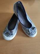 dziewczęce letnie tenisówki z kokardką z cekinami baleriny trepki