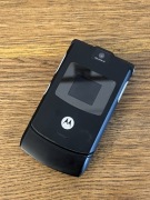 Motorola RAZR V3 czarna klapka V3ROHS brak baterii stan nieznany