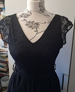 Dziewczęca czarna sukienka 