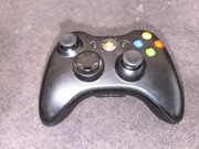 Oryginalny pad do konsoli Xbox 360.. polecam..
