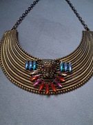 Orientalna kolia z głową pantery zdobiona kolia