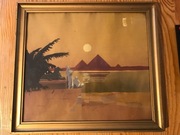 Pejzaż piramid w Egipcie za szkłem. 