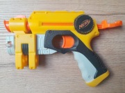 Nerf N-STRIKE wyrzutnia z celownikiem laserowym