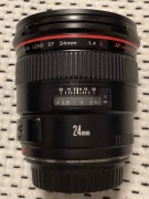 obiektyw Canon EF 24mm 1.4 + osłona przeciwsł+UV Marumi +pokrowiec+dekielki