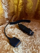 Ładowarka samochodowa ze złączem Apple 30-pin.