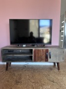 Szafka pod TV, szara, 115x30x46 cm, lite surowe drewno mango