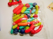 Klocki magnetyczne konstrukcyjne dla dzieci wielokolorowe 64 elementy