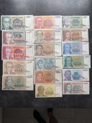Zestaw 17 banknotów