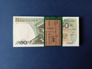 Paczka bankowa 50 złotych 1988 r. seria GH. Stan banknotów UNC, idealna.