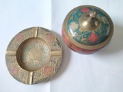 Szkatułka i popielnica ozdobne metalowe