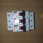 Wyłącznik nadpradowy C2 oraz C1