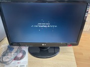Monitor LG 22 cale LCD z okablowaniem 