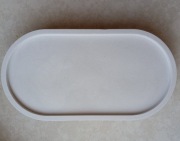 Biała taca wykonana z gipsu