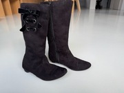 Super kozaczki dziecięce, używane, w kolorze czarnym - roz 27