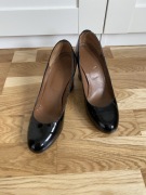 Lakierowane czółenka Venezia r. 38 skórzane