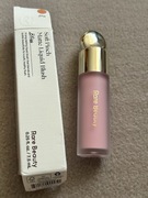 Róż w płynie rare beauty w odcieniu bliss make up blush sephora 