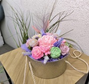 Ozdobny koszyk z kwiatami z wosku - świeczki - BOX. Wyrób Made by Hand