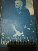 Biała bluzka A. Osiecka