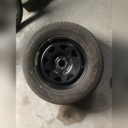 Opony koła 17 z felgami Nissan navara 