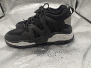 Buty Sportowe  Marccain r. 40  ( 25 5cm) 