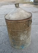 Stara przedwojenna beczka metalowa / wędzarnia – vintage