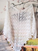 Biała Ażurowa Chusta narzutka szal Rękodzieło szydełkowe 