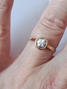 Złoty pierścionek  z Cyrkonem , z certyfikatem kamienia