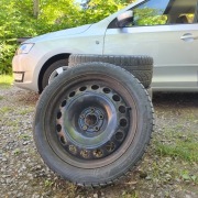 Felgi stalowe, opony 215/45R16, kołpaki