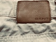 Spodnie marki Gant  31x34