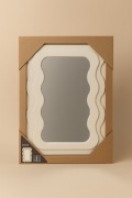 Lustro 37 x 27 cm beżowe