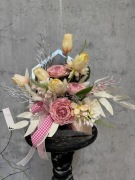 Elegancki flowerbox w srebrnej kopercie.