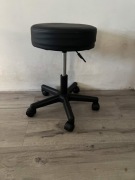 Taboret obrotowy hoker czarny – Ekoskóra, Regulowany (Nowy!)