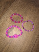 Zestaw ręcznie robionych bransoletek 