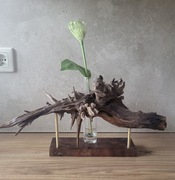 Artystyczny wazon z drewna 